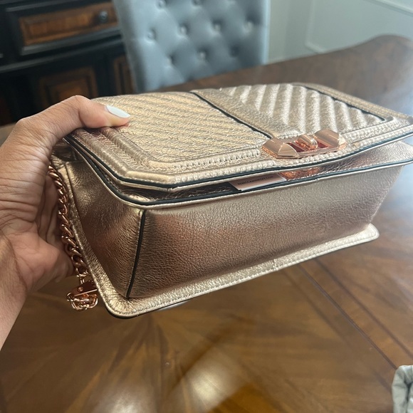 Rebecca Minkoff rose gold handbag. Never used. NWT - Picture 4 of 6